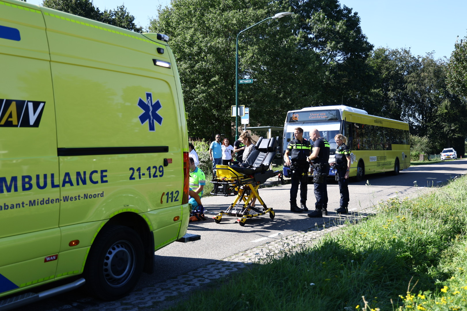 Vrouw Stapt Uit Bus En Wordt Aangereden Door Auto 112Brabant