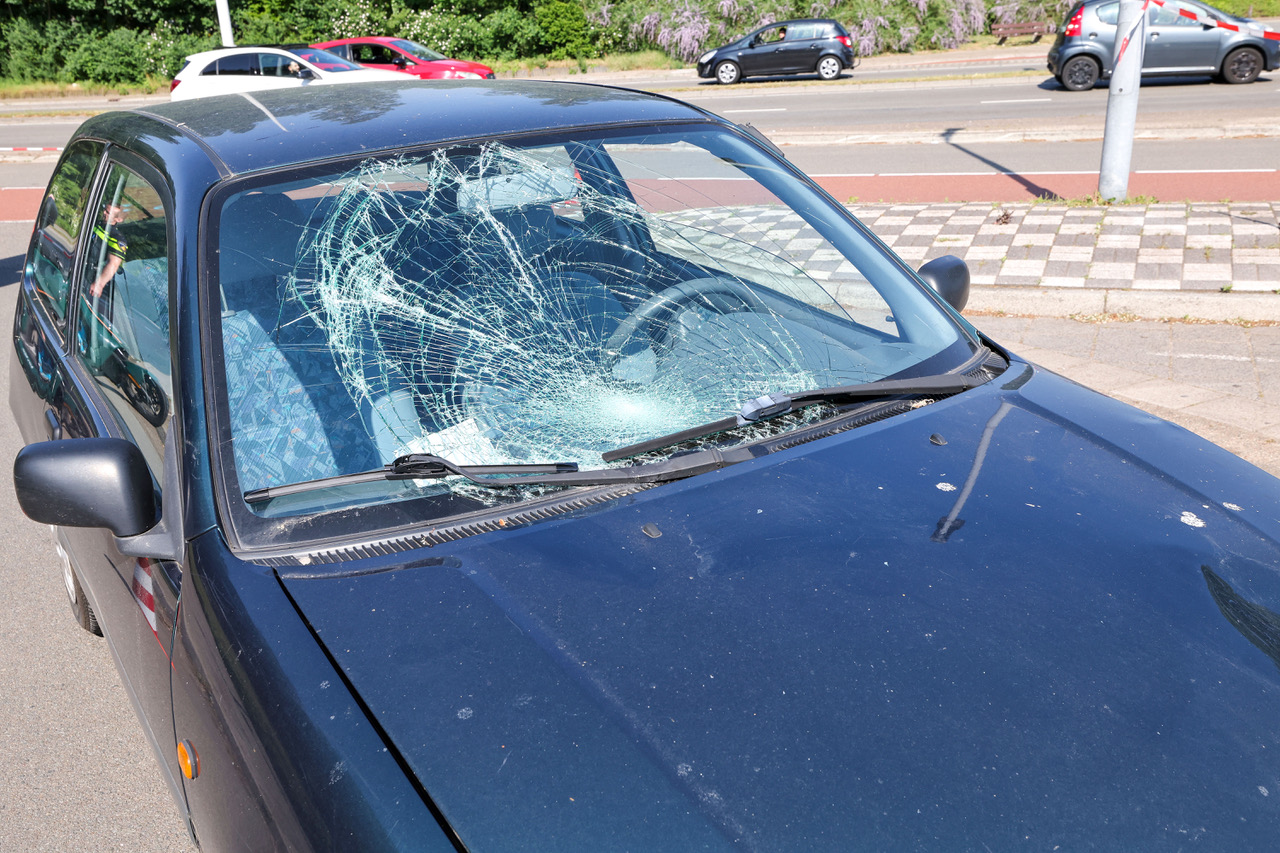 Scooterrijder zwaargewond bij frontale aanrijding Eindhoven