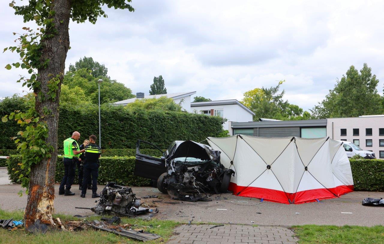 [FOTO UPDATE] Automobilist komt om het leven bij ongeluk Den Bosch