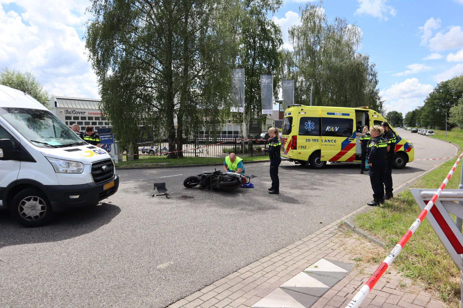 Scooterrijdster gewond bij ongeval Waalwijk