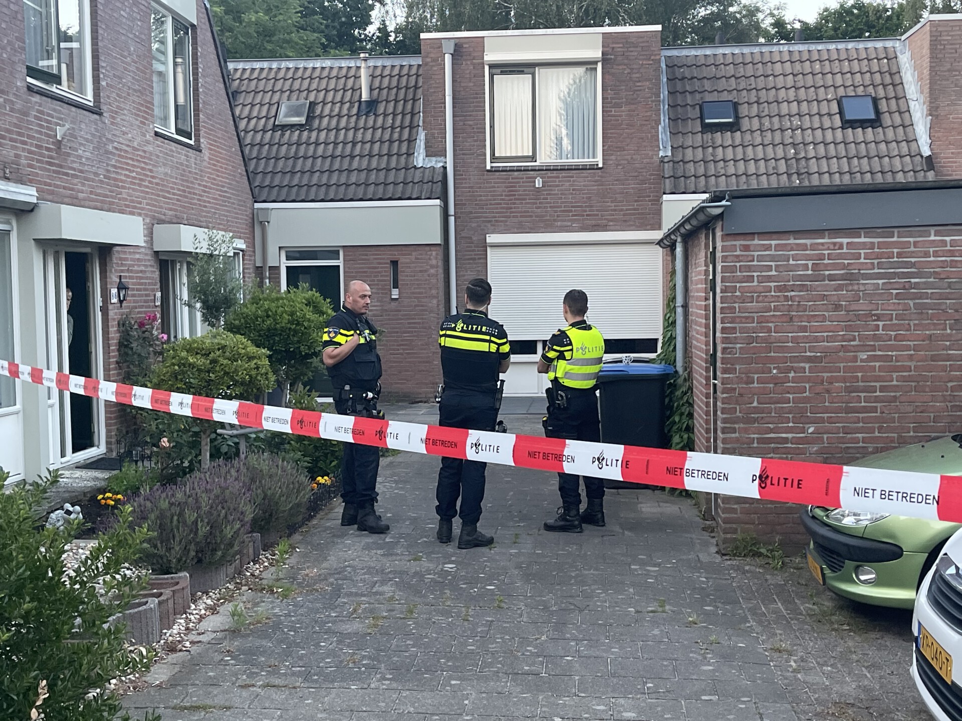 Twee doden gevonden in een woning, politie start groot onderzoek