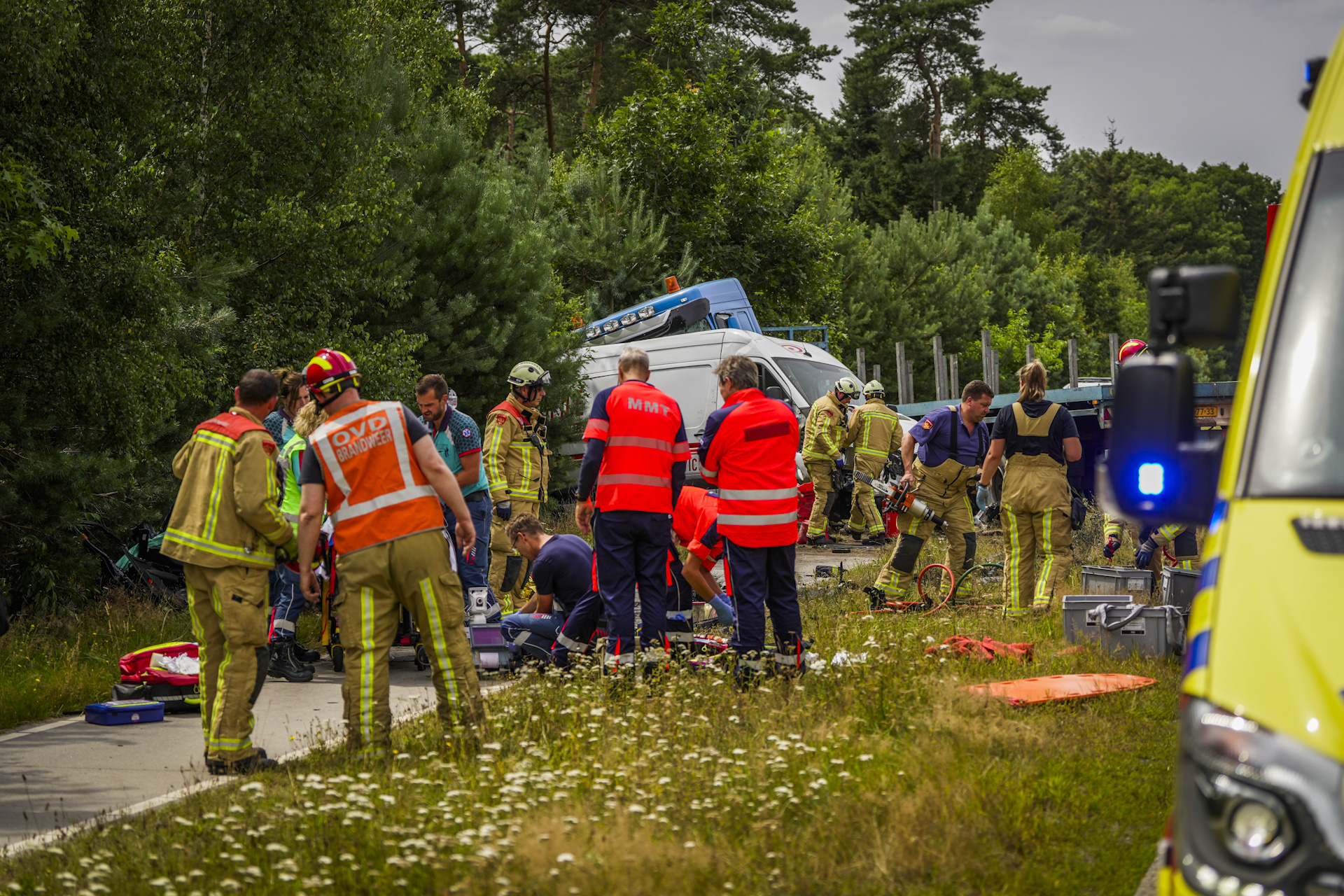 Twee mensen in levensgevaar na zeer ernstig ongeluk
