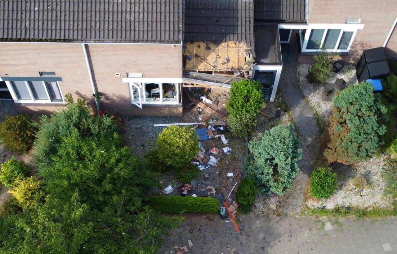 [FOTO UPDATE] Aanslag op woning Den Bosch, explosief afgegaan