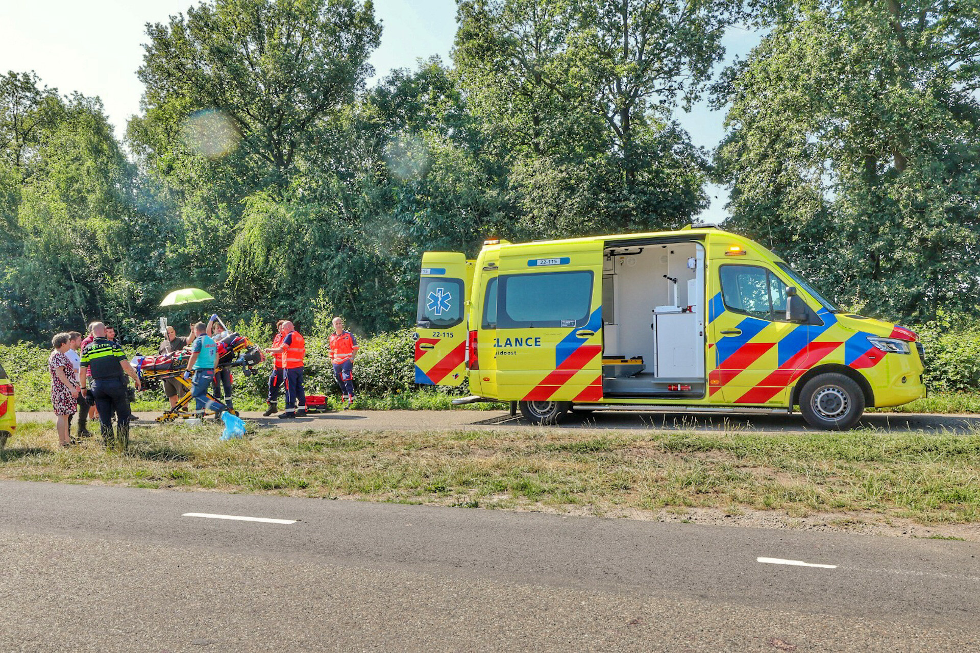 Oudere man raakt zwaargewond door aanval van losgebroken koe - 112Brabant