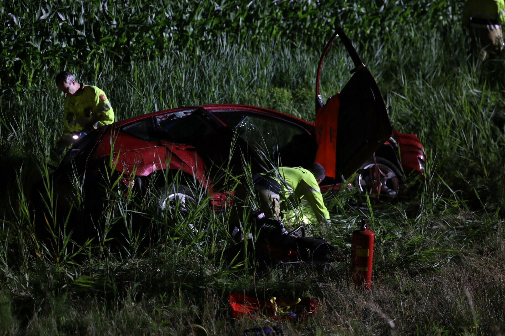 Twee traumahelikopters geland bij crash op A50: twee zwaargewonden