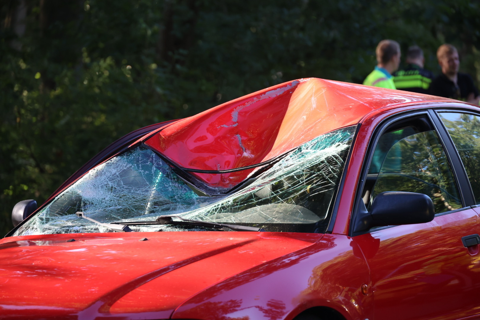 Fietser ernstig gewond bij aanrijding, traumahelikopter ter plaatse