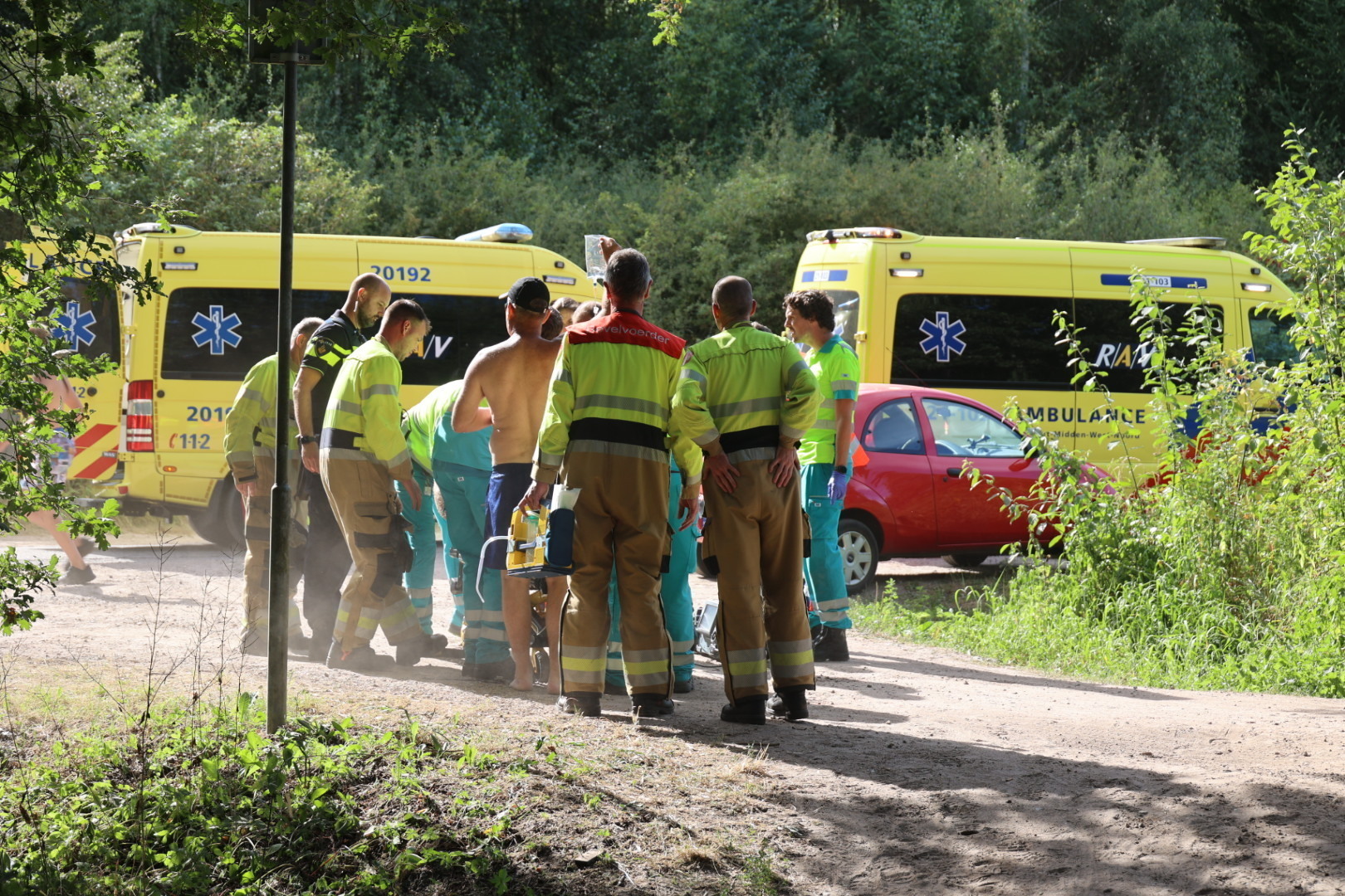 Zwemmer in kritieke toestand overgebracht naar het ziekenhuis