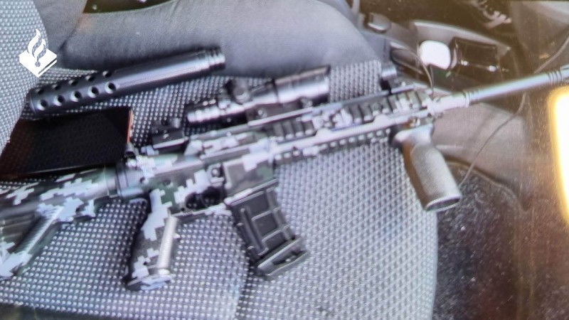 Twee aanhoudingen na melding over mitrailleur