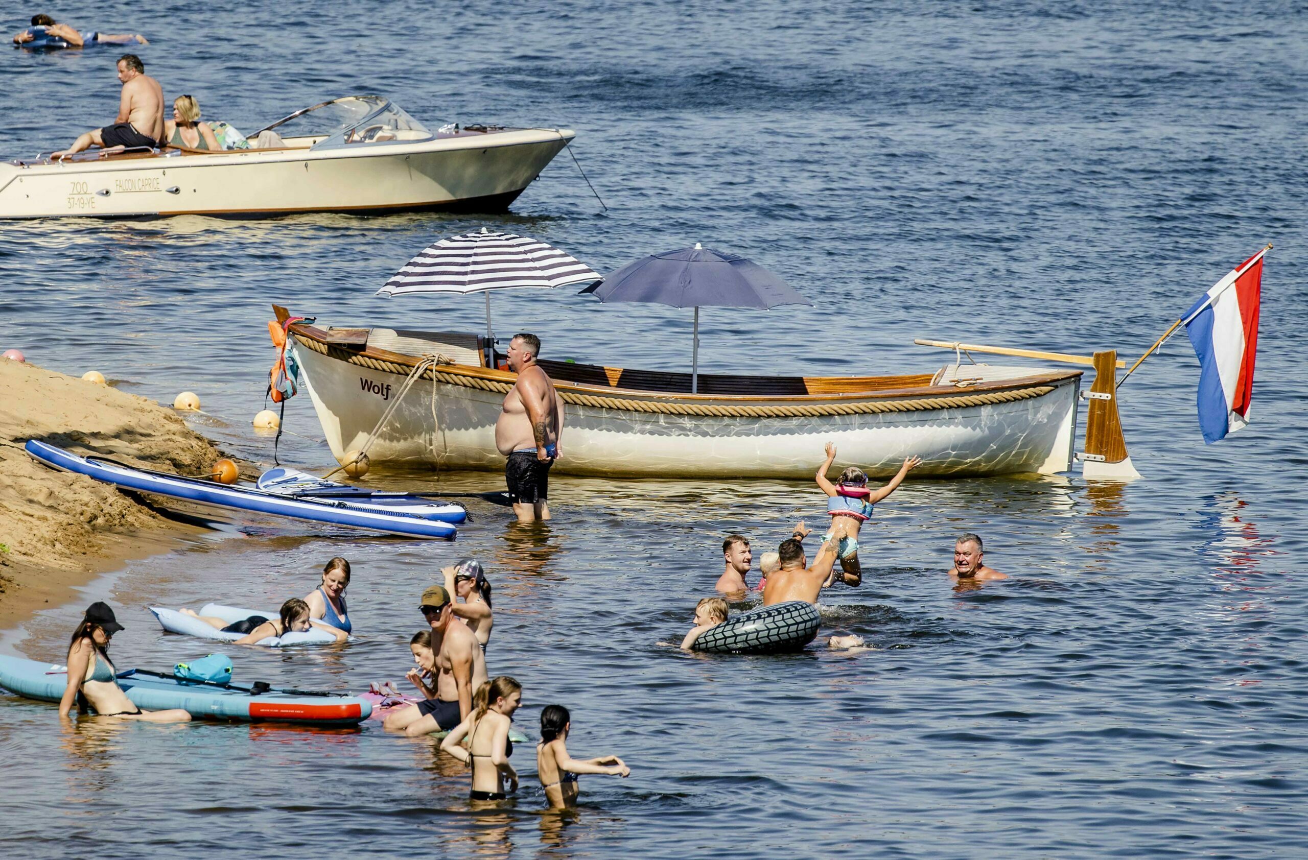 Na bloedheet weekend benauwd en kans op felle buien