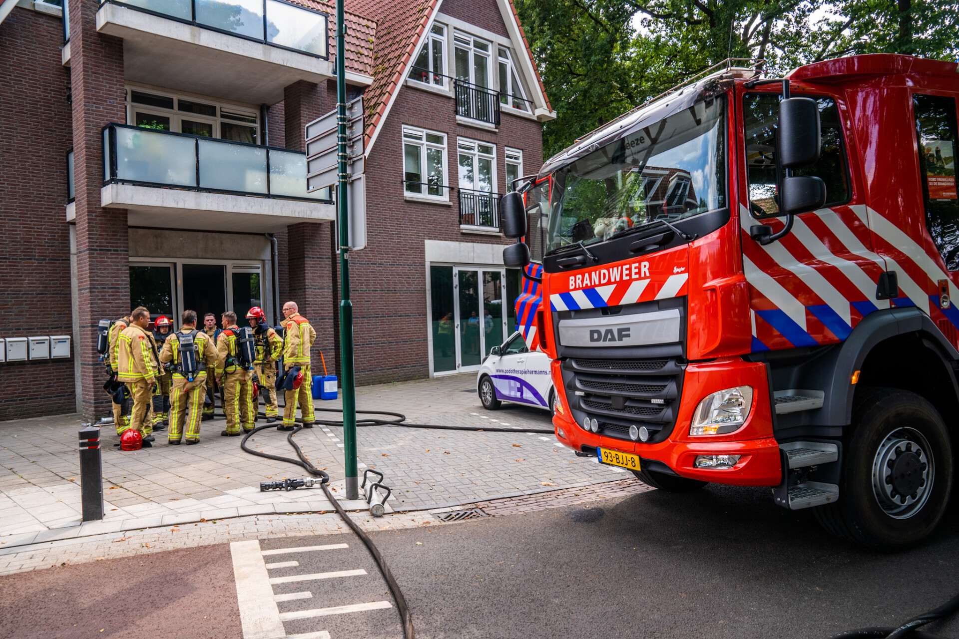 Voorbijganger meldt keukenbrand in appartement en weet erger te voorkomen