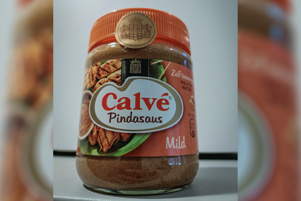 Mogelijk stukjes rubber in Calvé pindasauzen