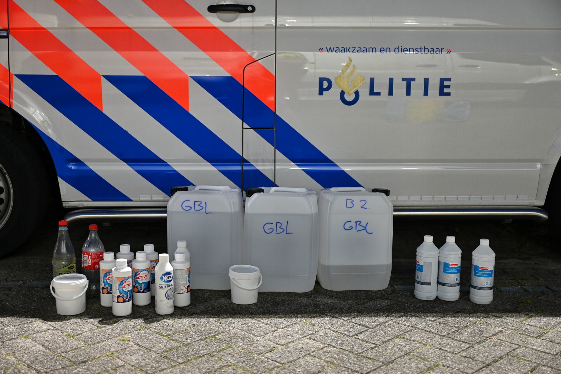 Grondstoffen voor GHB aangetroffen in opslagbox