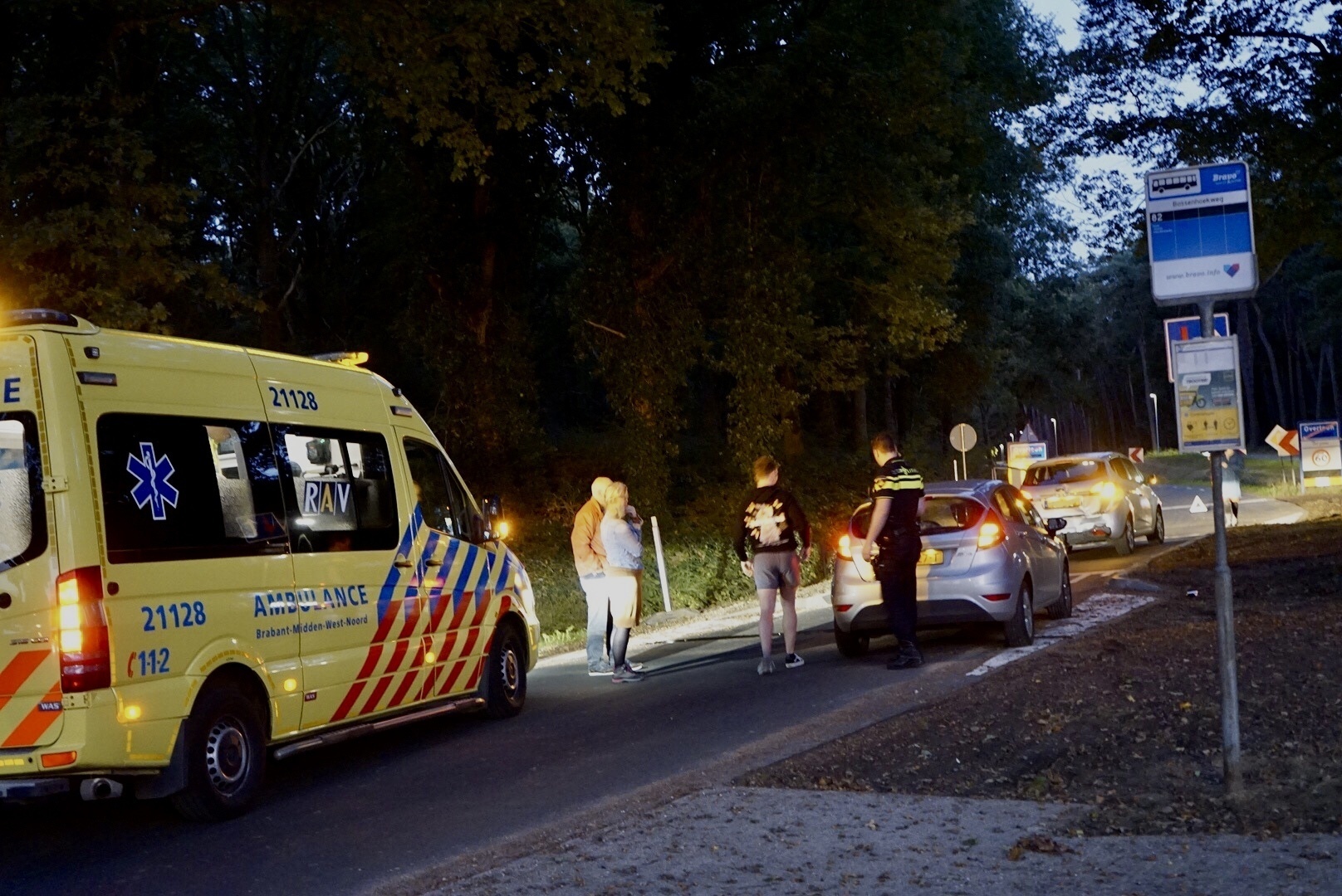 Twee auto’s botsen bij wegversmalling: “Versmalling is twee weken geleden opgeleverd”