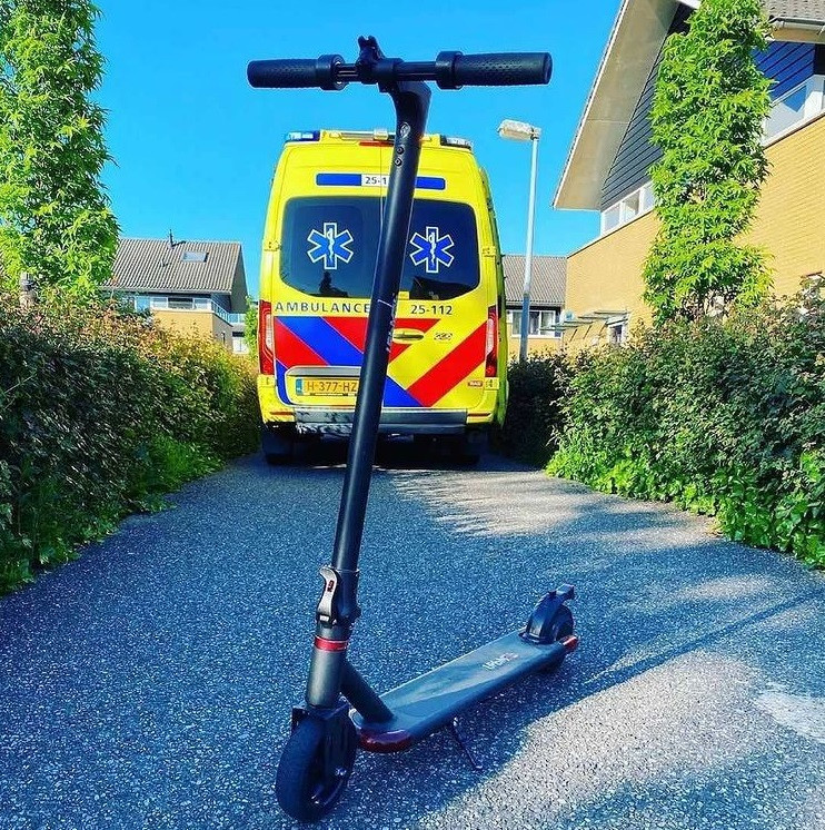 Kind ernstig gewond na val met elektrische step