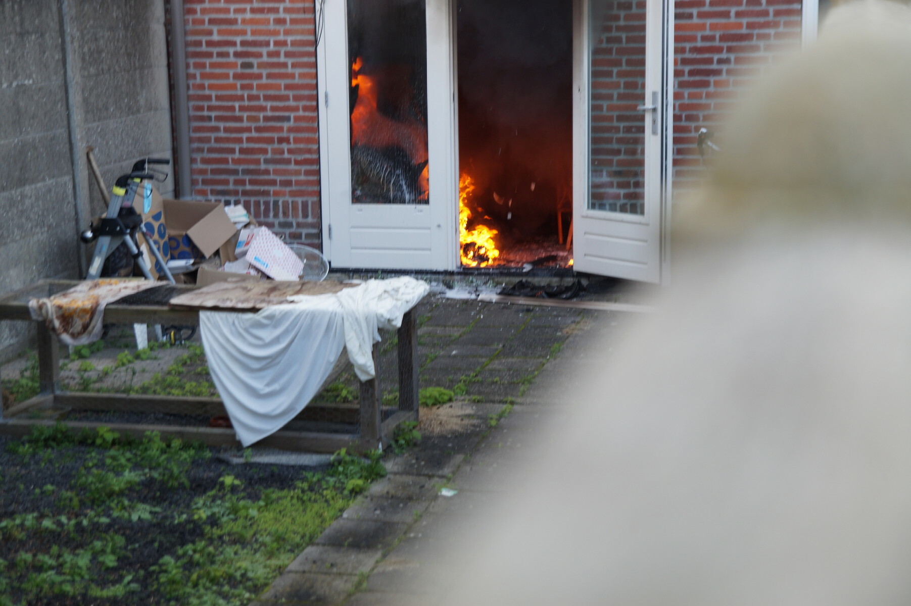 Brandweer Redt Konijn Uit Brandende Woning; Persoon Aangehouden