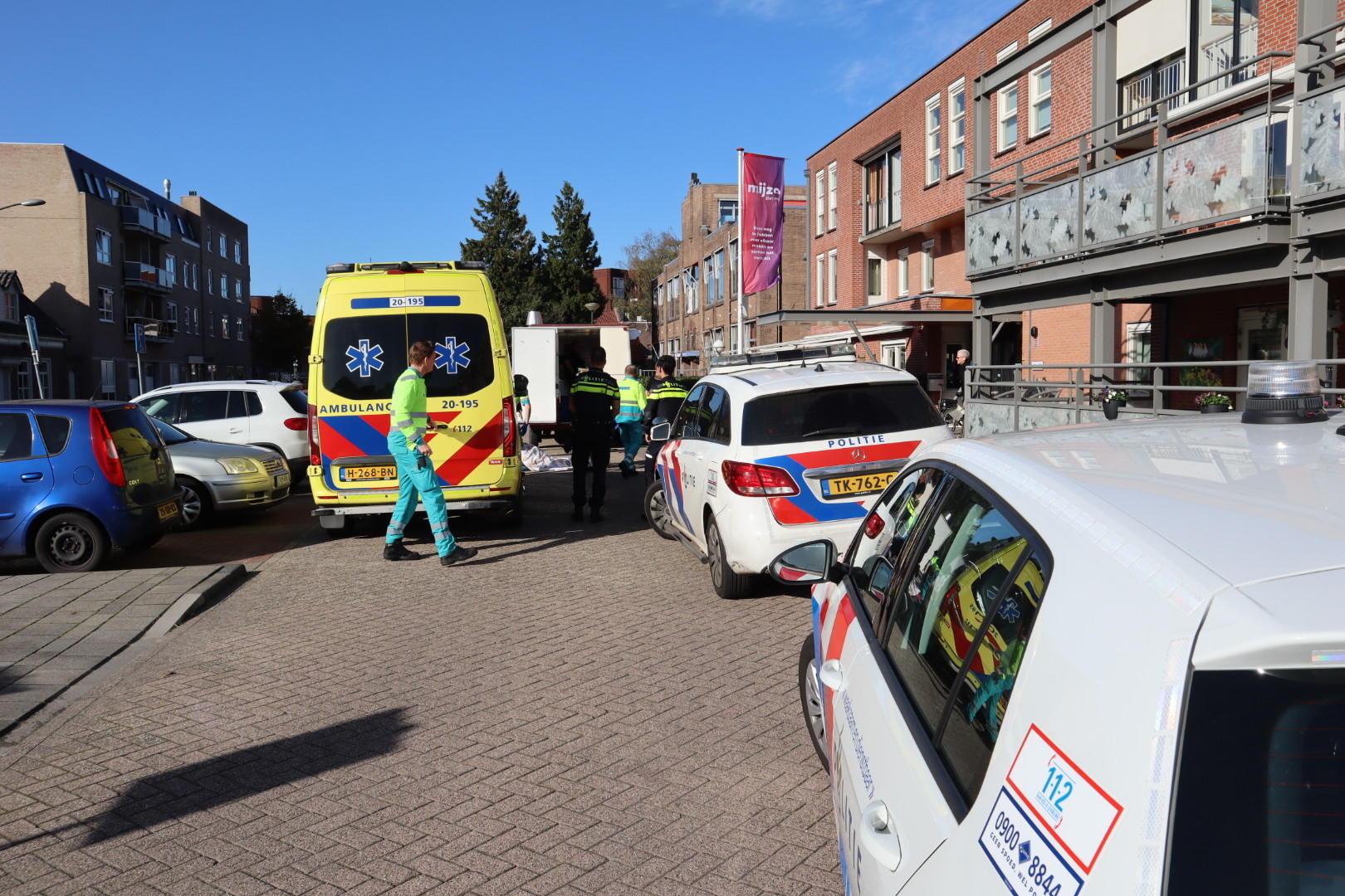 Auto in achteruit verlaat parkeerplek oudere vrouw aangereden 112Brabant