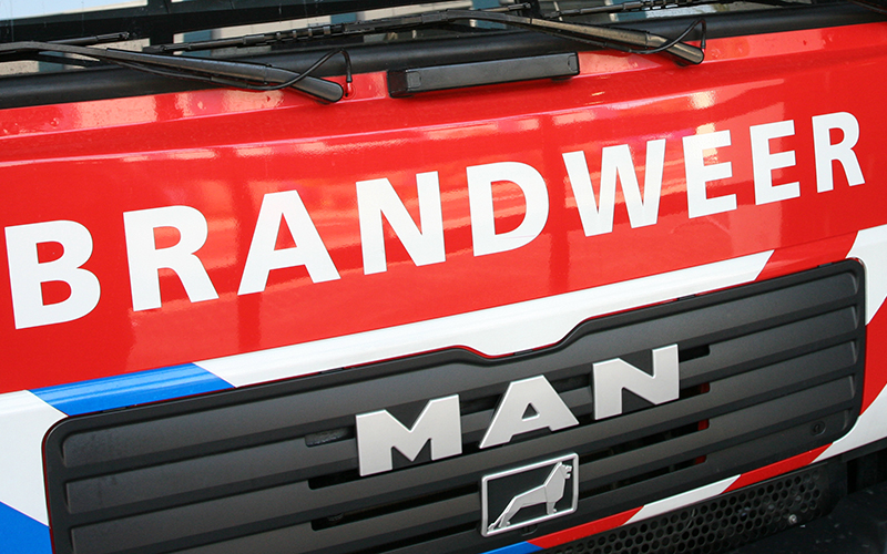 Molotovcocktail ontploft voor huizen, buurtbewoners zien vuurbal