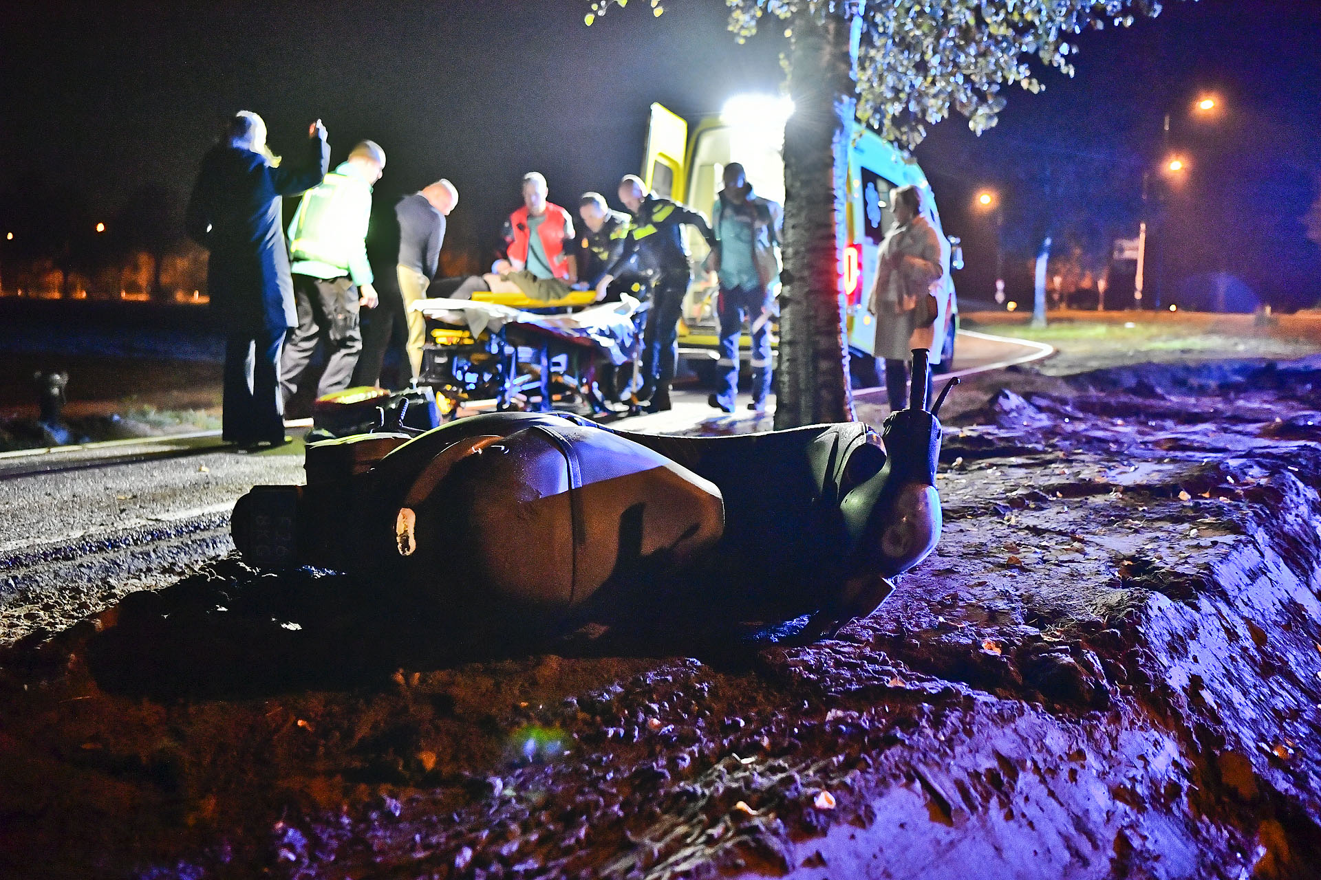 Scooterrijder zwaargewond na crash op nieuw ingerichte weg