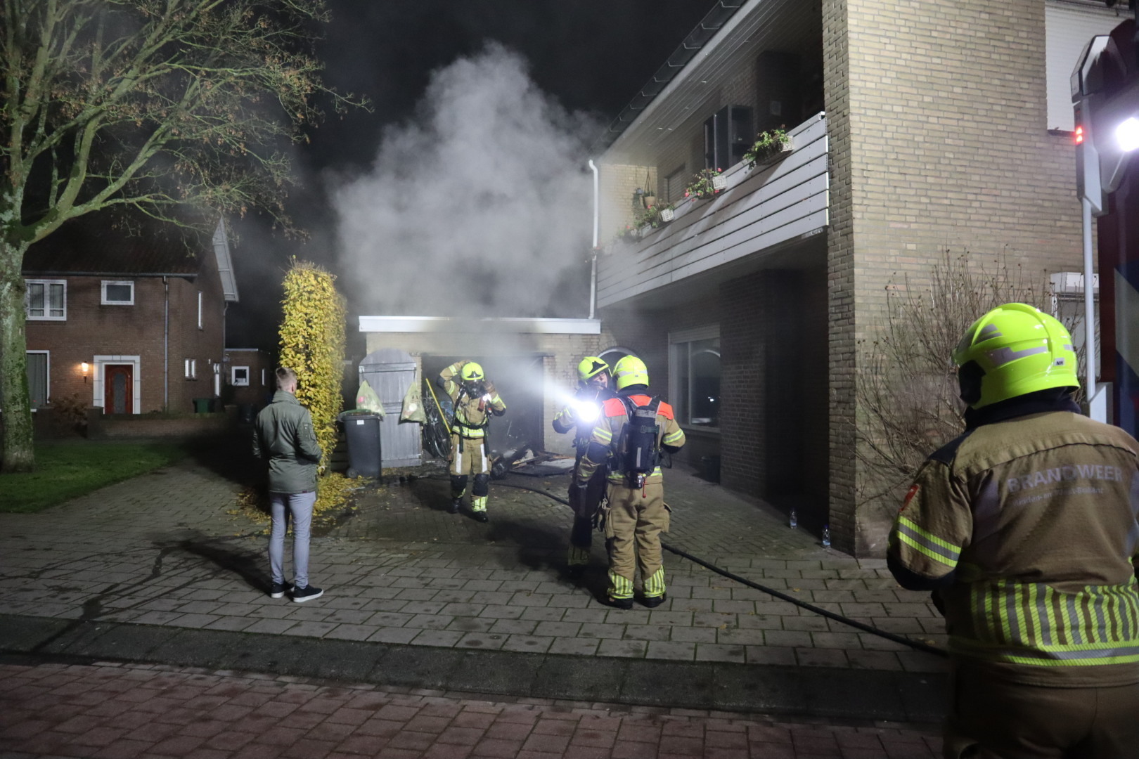 Hond gered bij flinke brand in Waalwijk