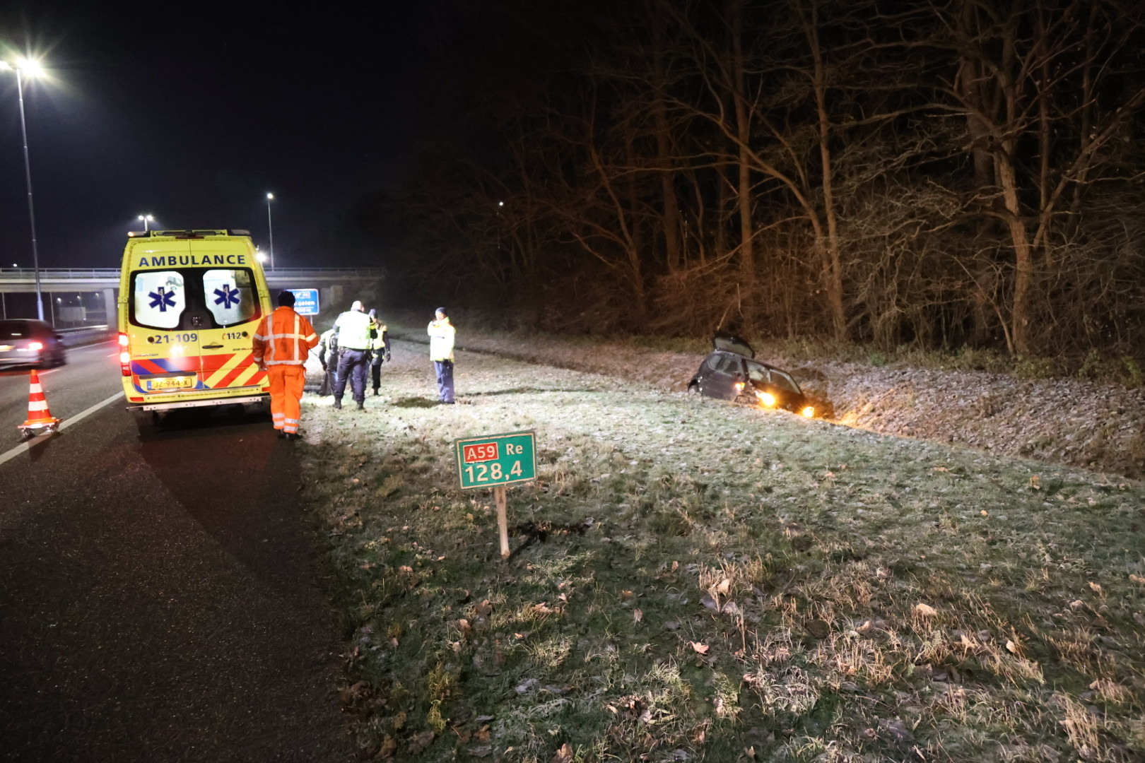 Auto Raakt Van De Weg Op Snelweg En Belandt In Droge Sloot - 112Brabant