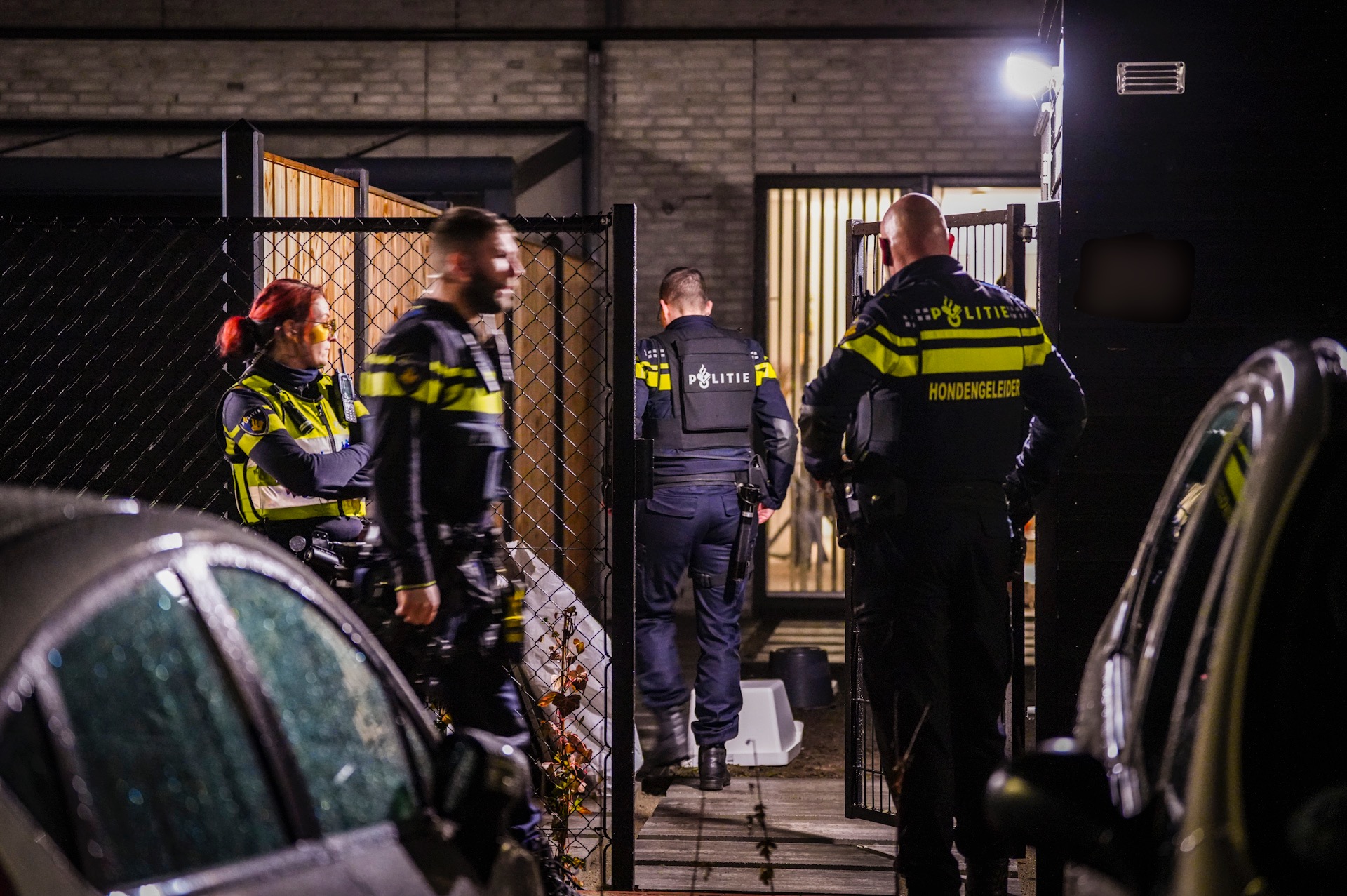 Gewapende mannen overvallen woning, bewoner vlucht