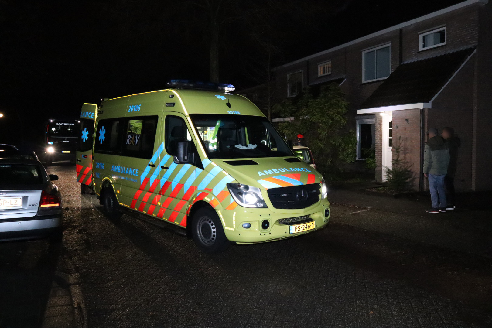 Auto Rijdt Achteruit Tegen Woning Kaatsheuvel - 112Brabant