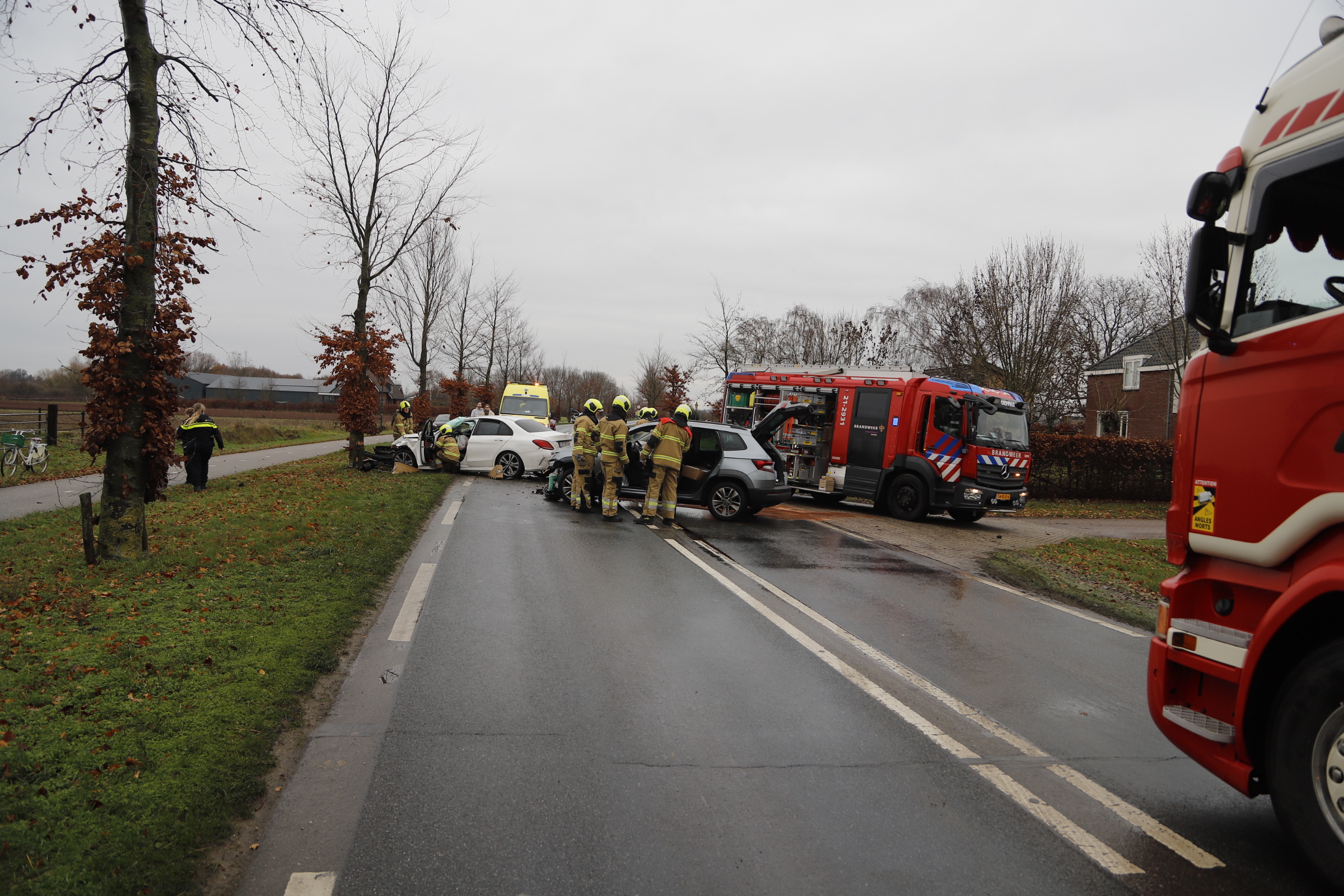 Bestuurster Komt Tot Stilstand Tegen Boom Na Ongeval - 112Brabant