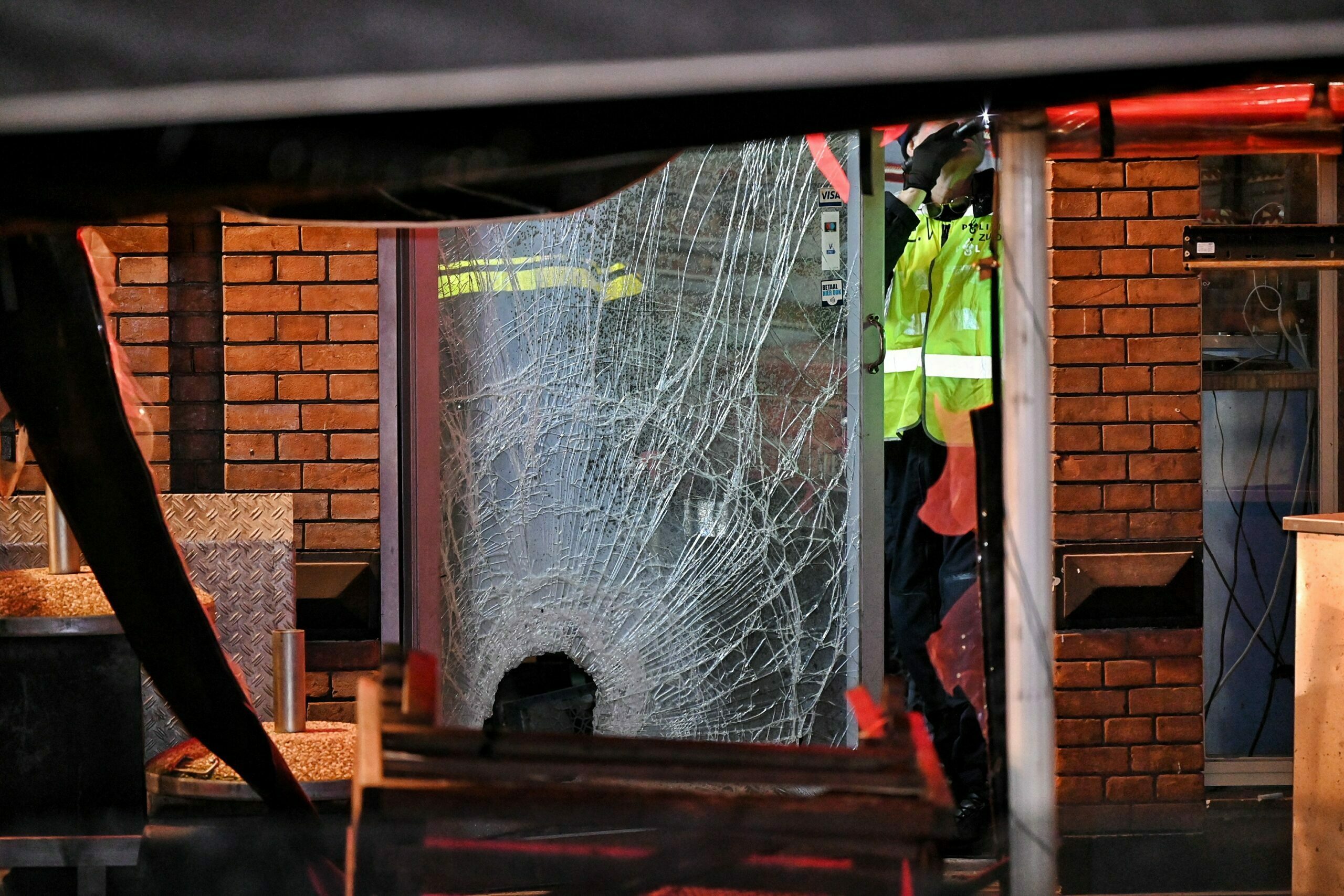 Flinke schade na explosie bij shishalounge in Tilburg