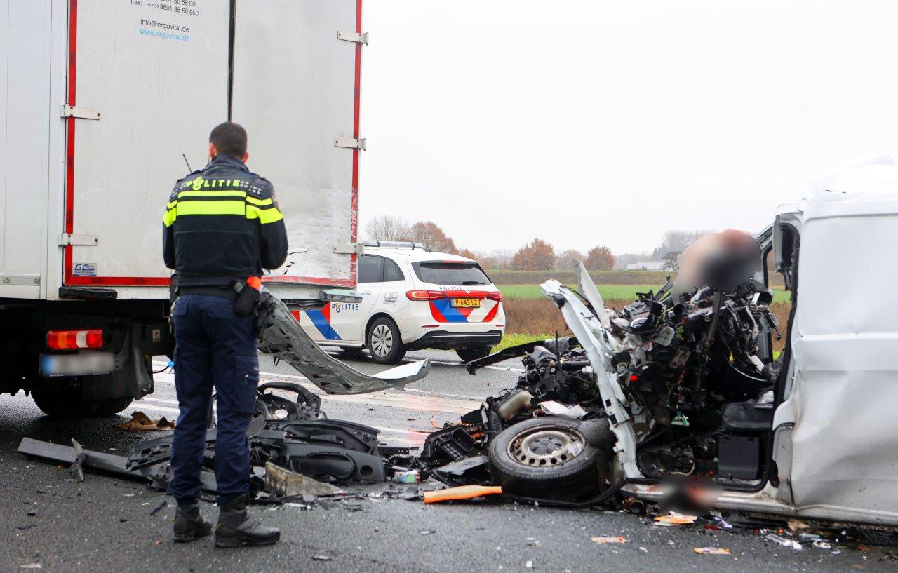 Bestuurder Zwaargewond Na Heftige Botsing, A59 Dicht - 112Brabant