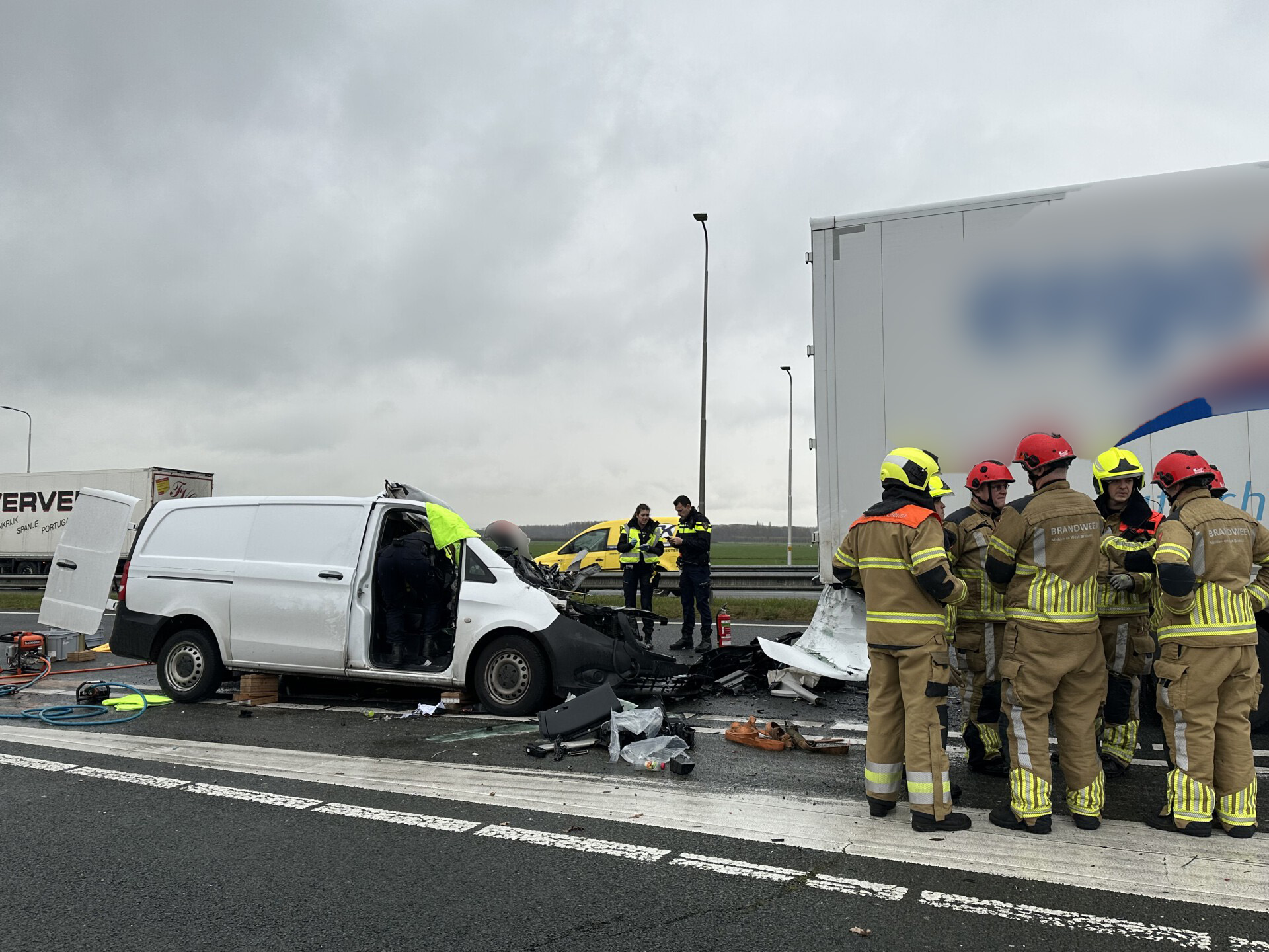 Bestuurder Zwaargewond Na Heftige Botsing, A59 Dicht - 112Brabant