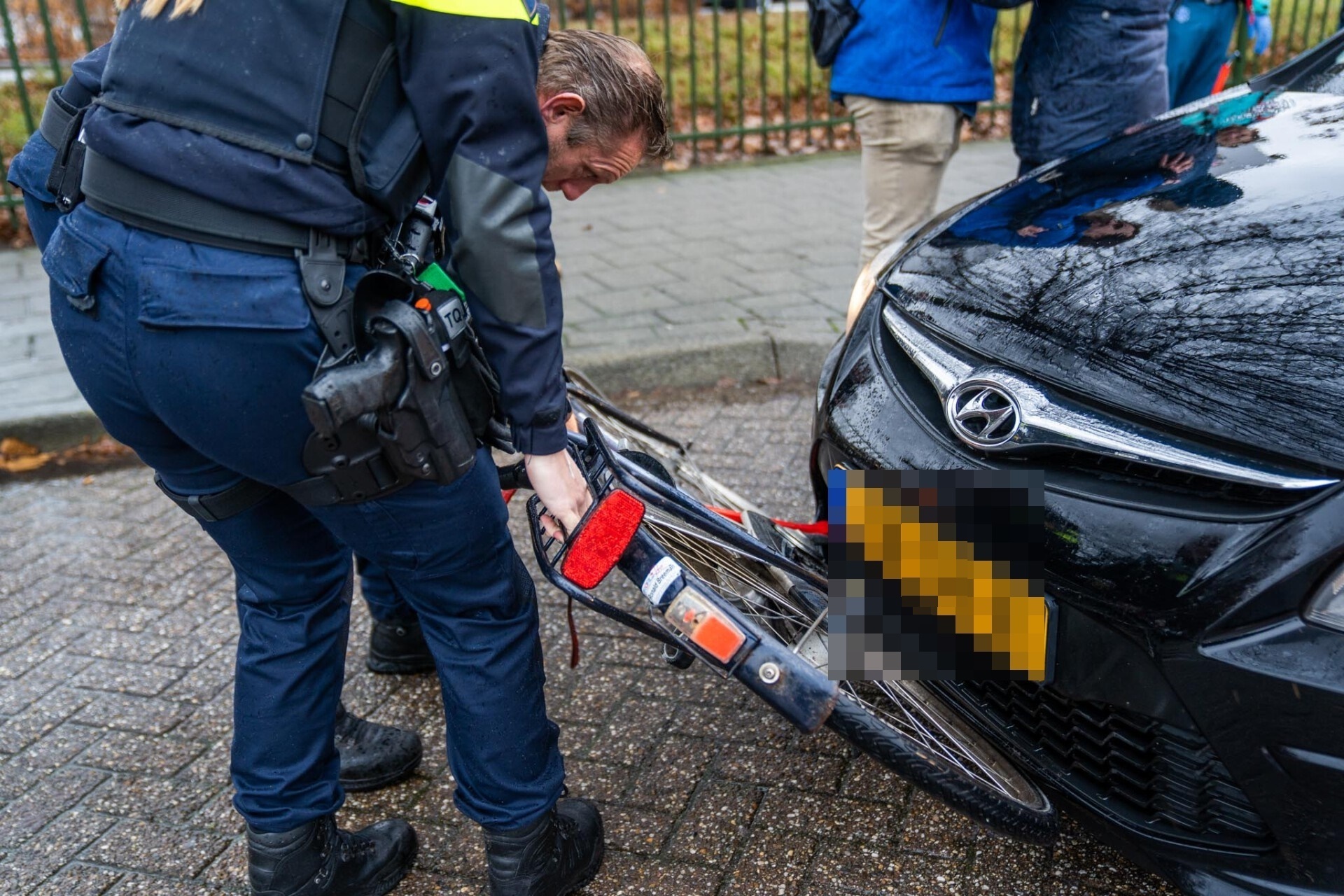 Fiets Komt Vast Te Zitten In Auto Na Aanrijding - 112Brabant