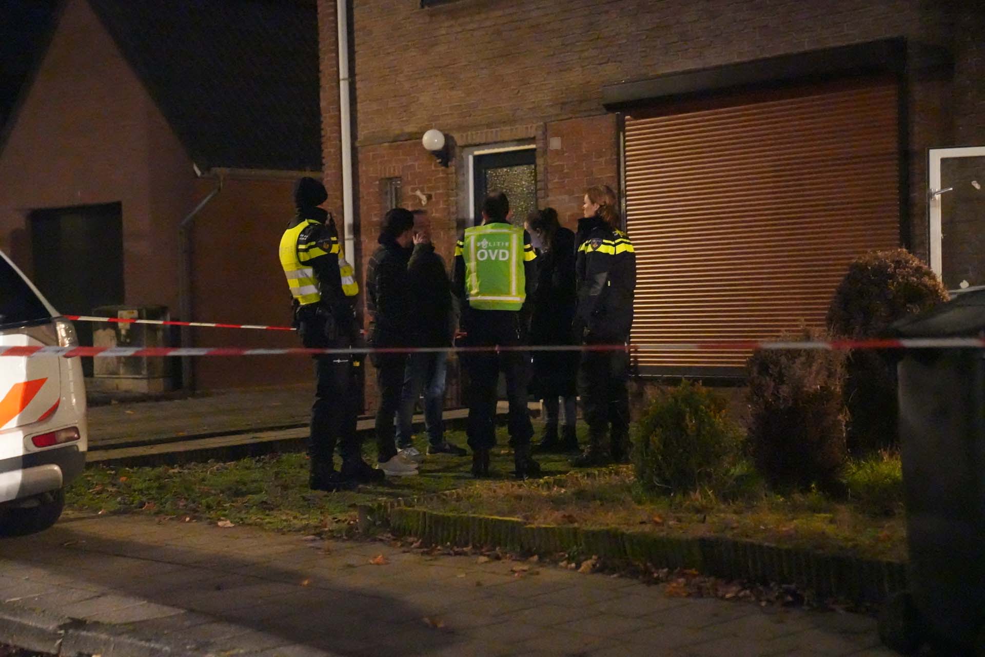 Dode bij steekincident in woning, 24-jarige zoon aangehouden