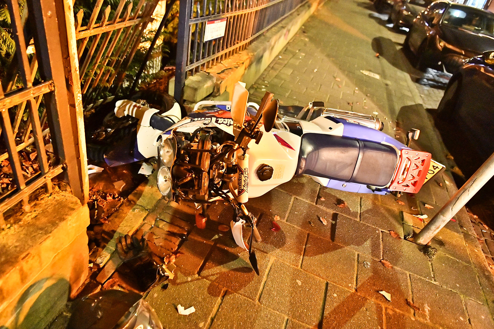 Automobilist ziet tijdens parkeren motor over het hoofd