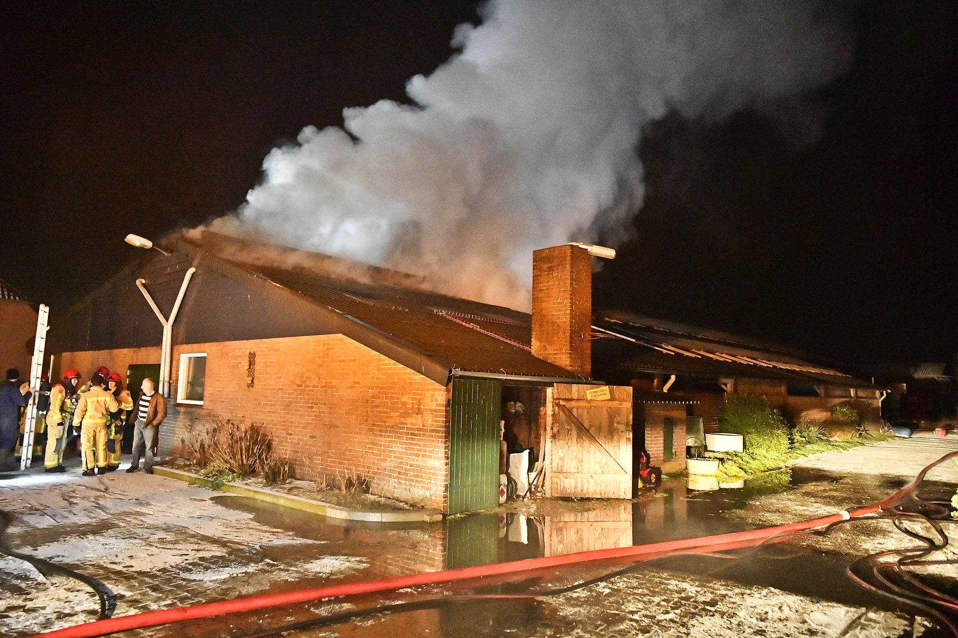 Grote brand in leegstaande stal