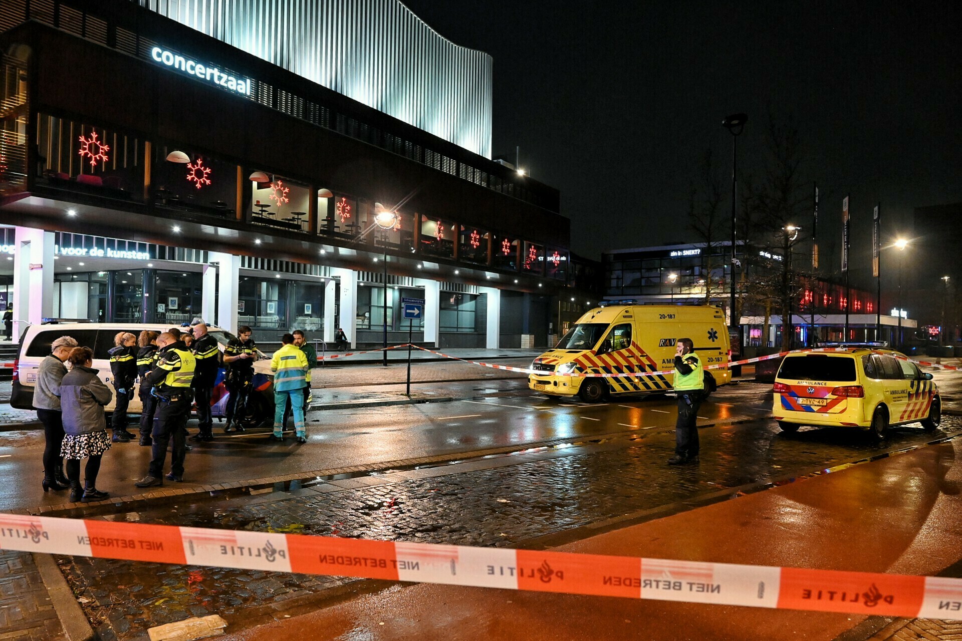 Neergestoken persoon gevonden op het wegdek in het centrum