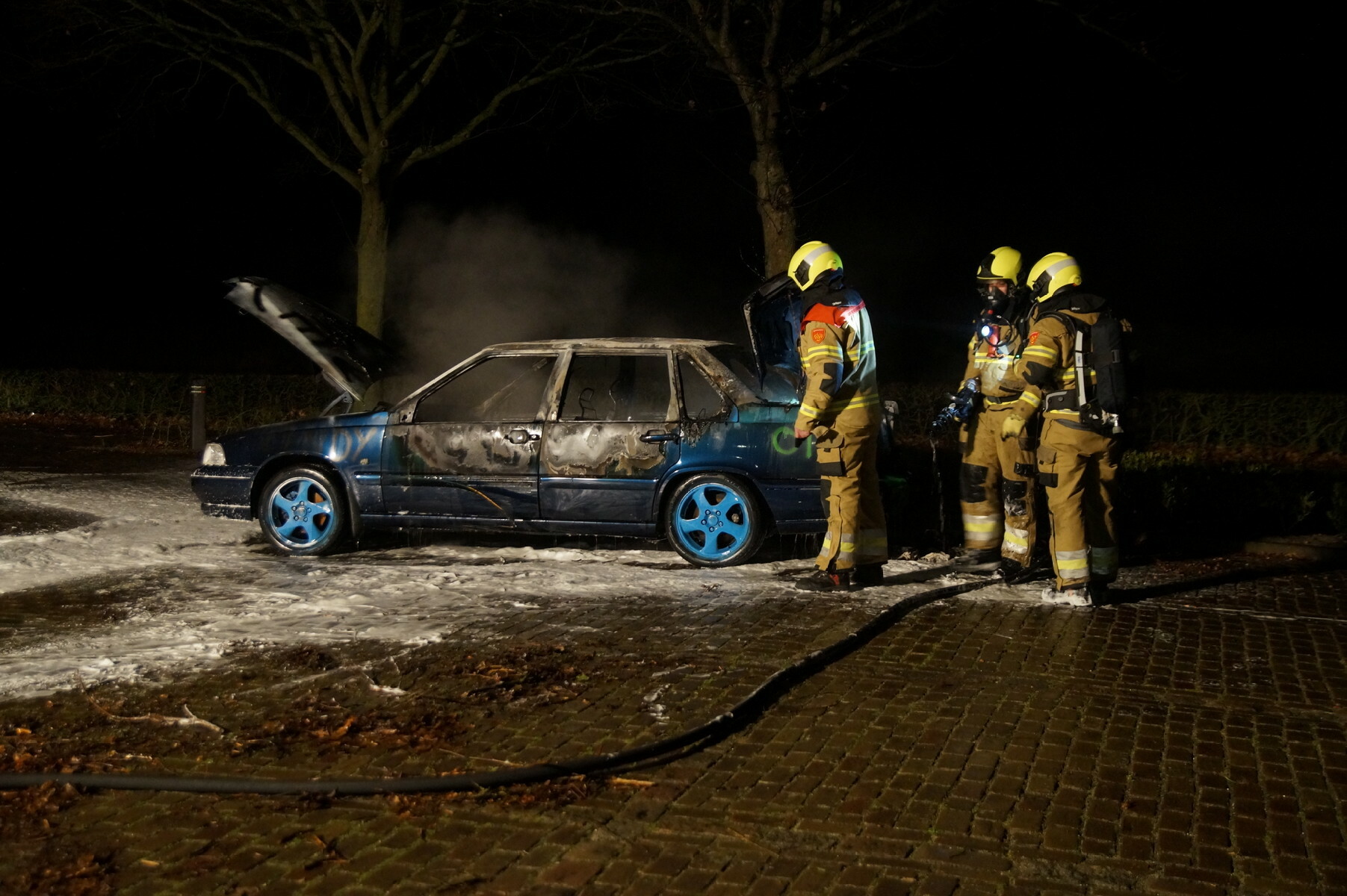 Auto volledig uitgebrand