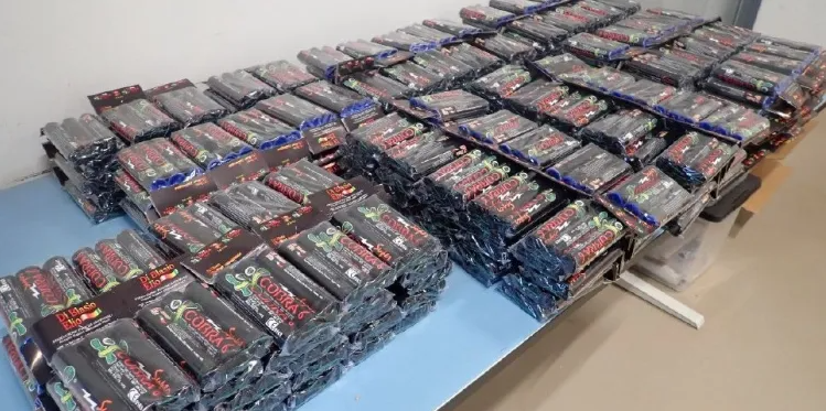 Man gepakt met 1100 cobra’s in huis