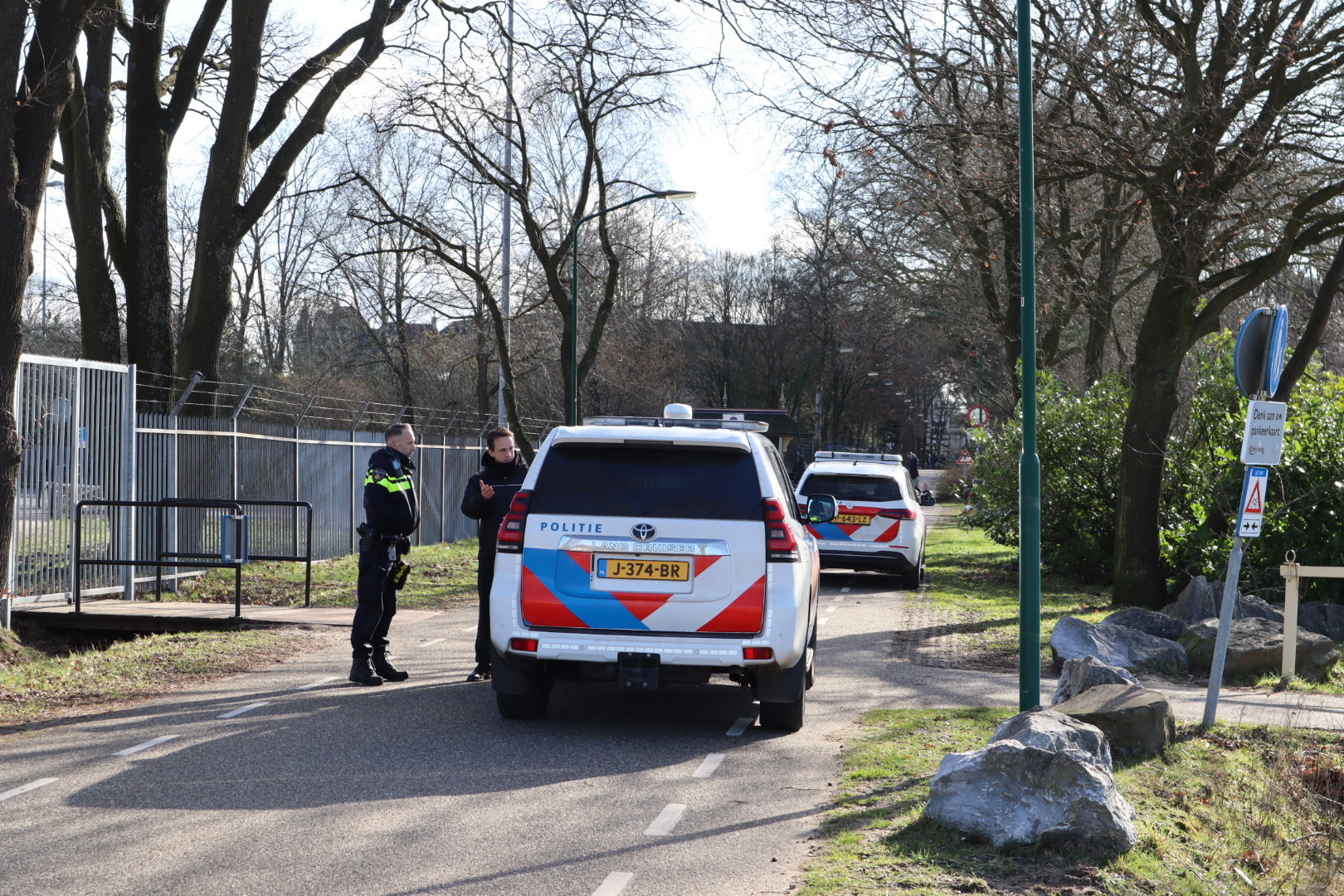 Achtervolging geëindigd in crash: vuurwapen aangetroffen in auto