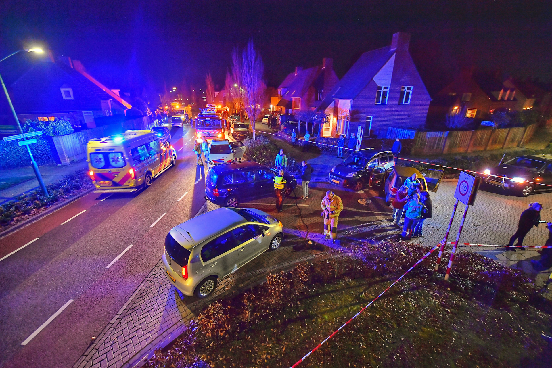 Automobilist wordt onwel en ramt medeweggebruiker op kruising