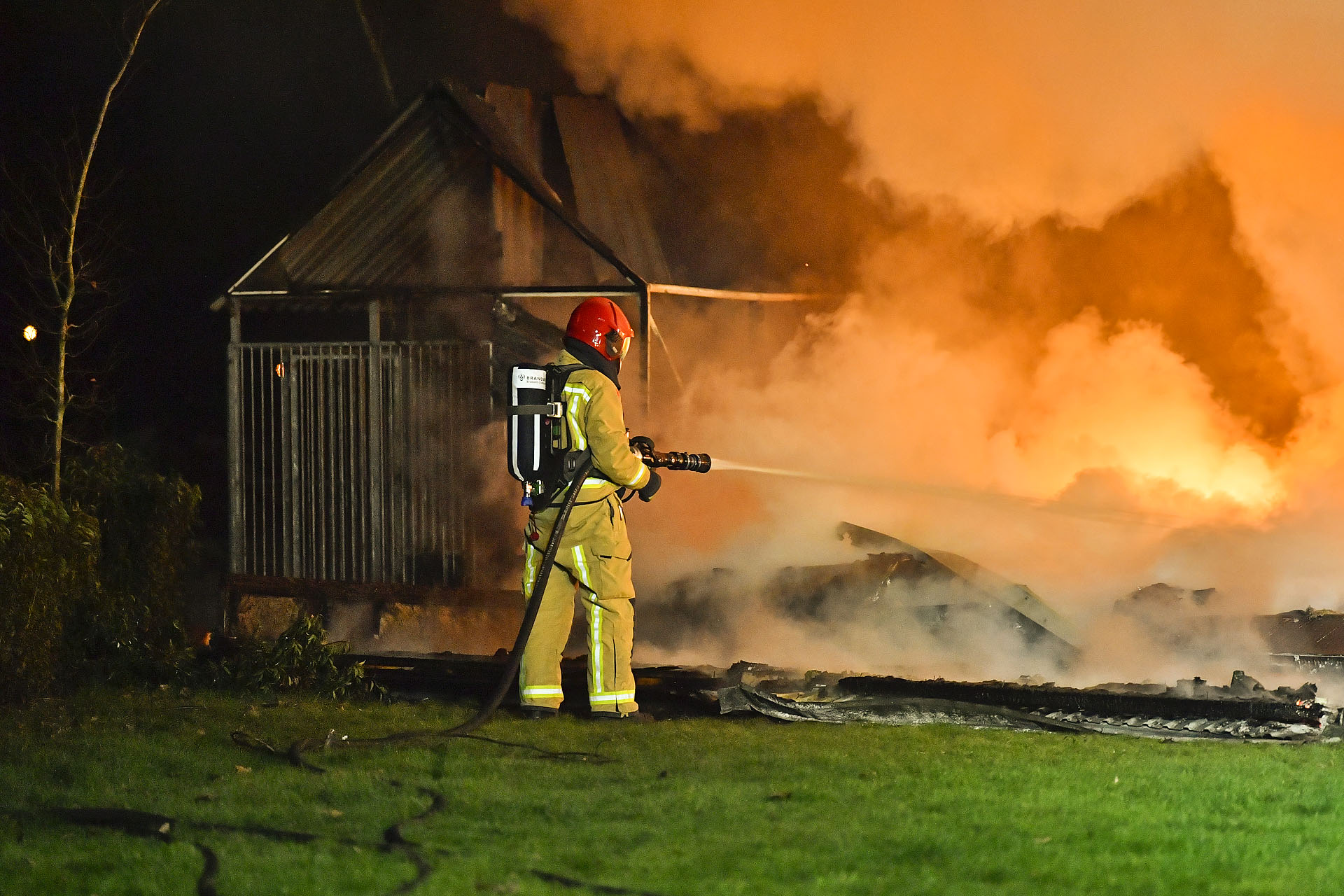 Chalets verwoest door felle brand