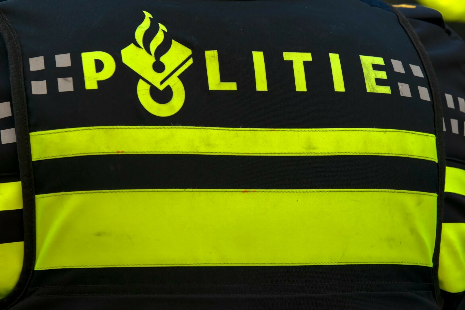 Jongen (17) onder invloed van drugs aangehouden na vluchtactie in gestolen auto
