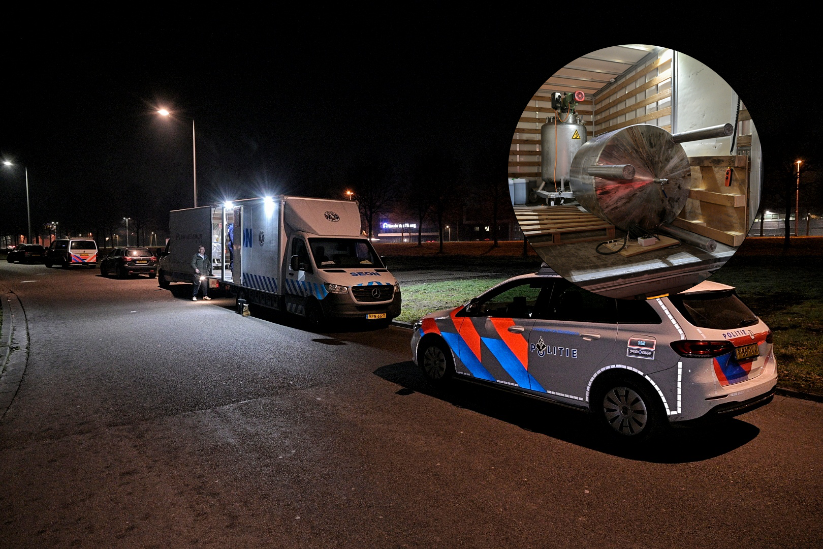 Politie zet bij toeval truck vol drugslabketels en chemicaliën aan de kant