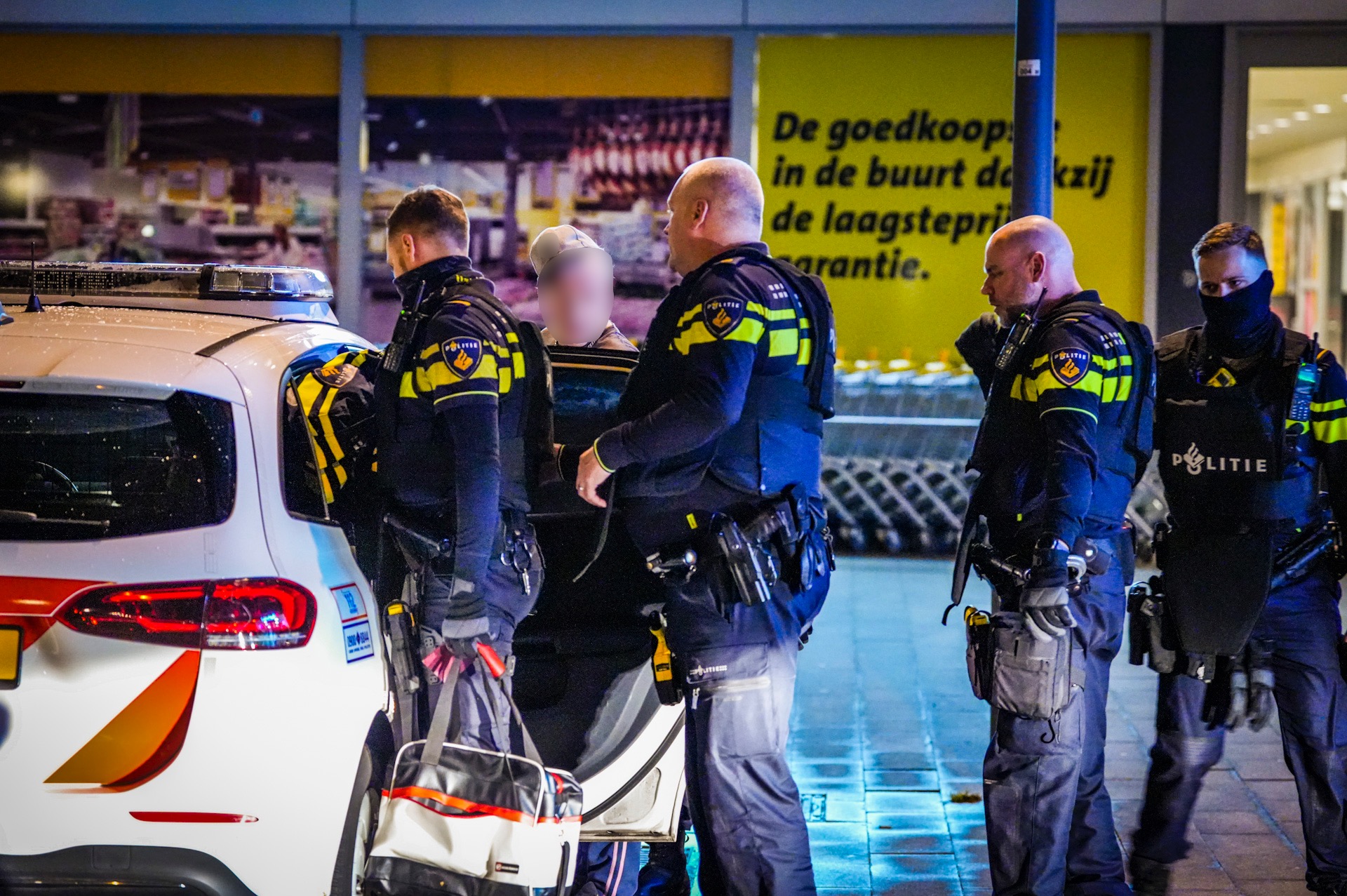 Aanhouding nadat man vanaf balkon schiet op woning