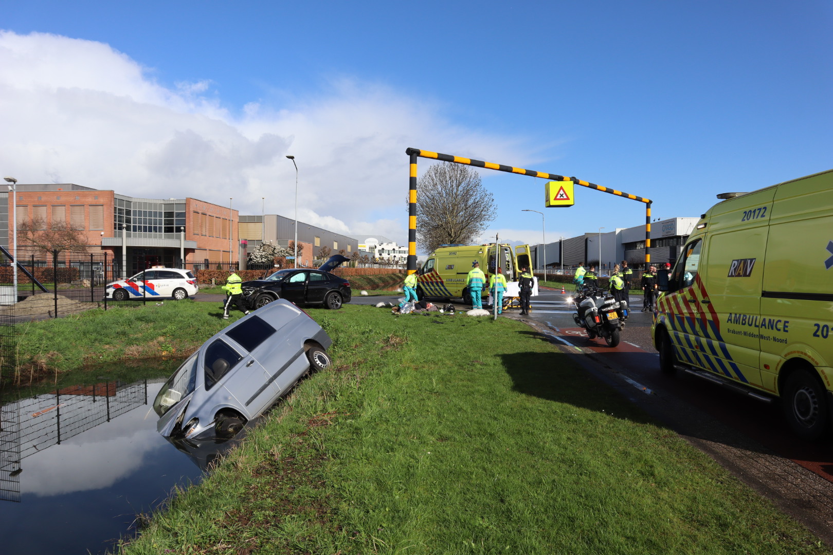 Zwaargewonde bij aanrijding op beruchte kruising