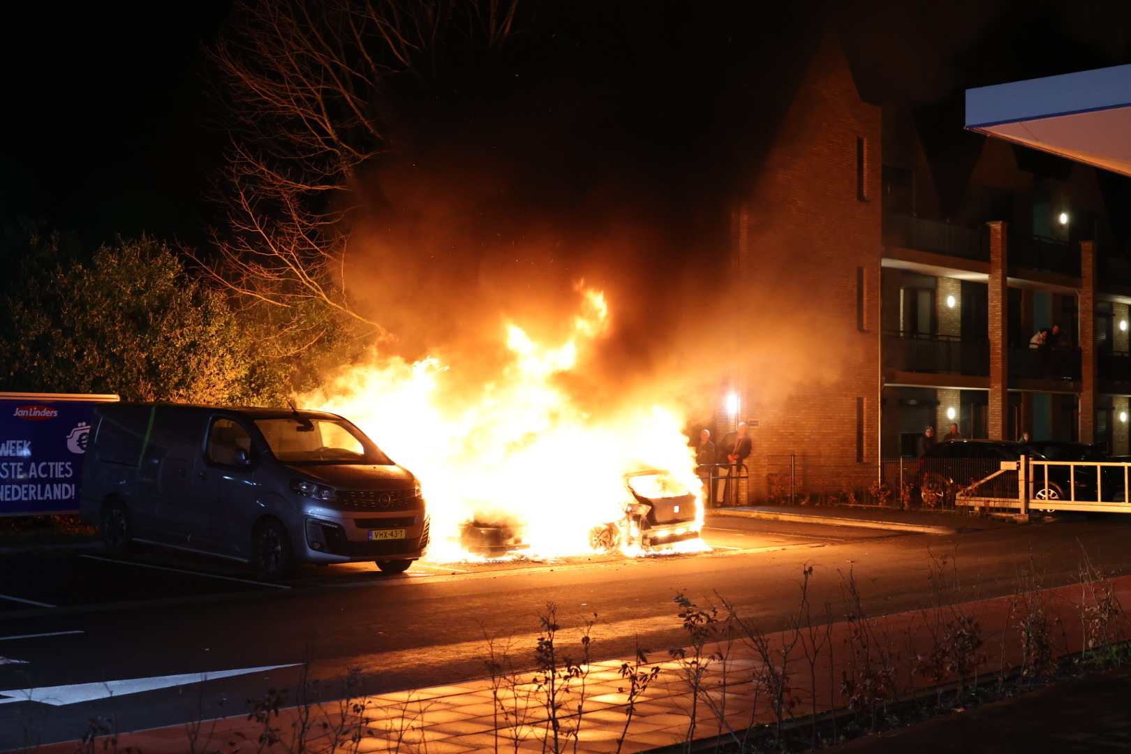 Autobranden teisteren de provincie: raak in Oss en Drunen