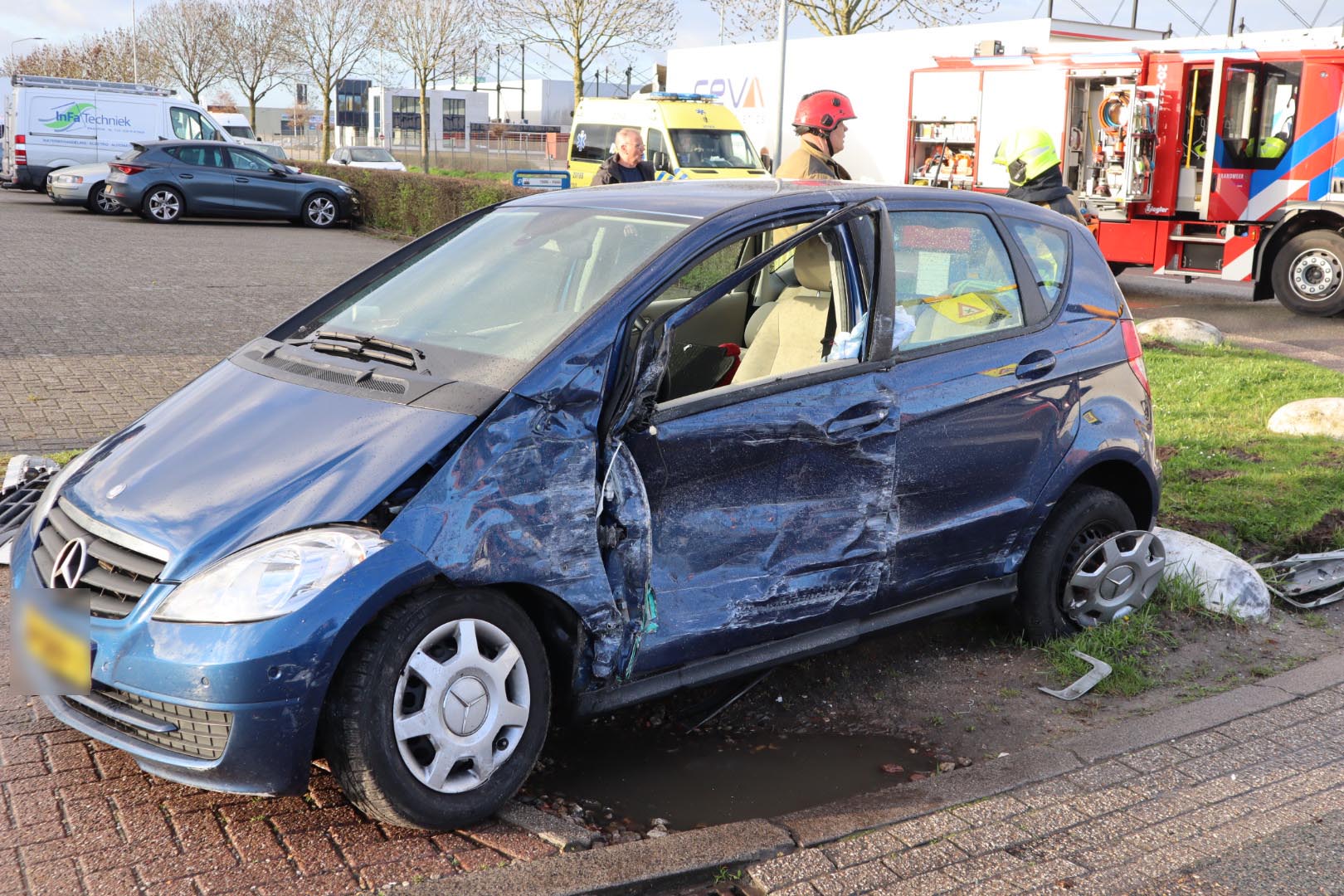 Wéér ongeval op beruchte kruising in Waalwijk