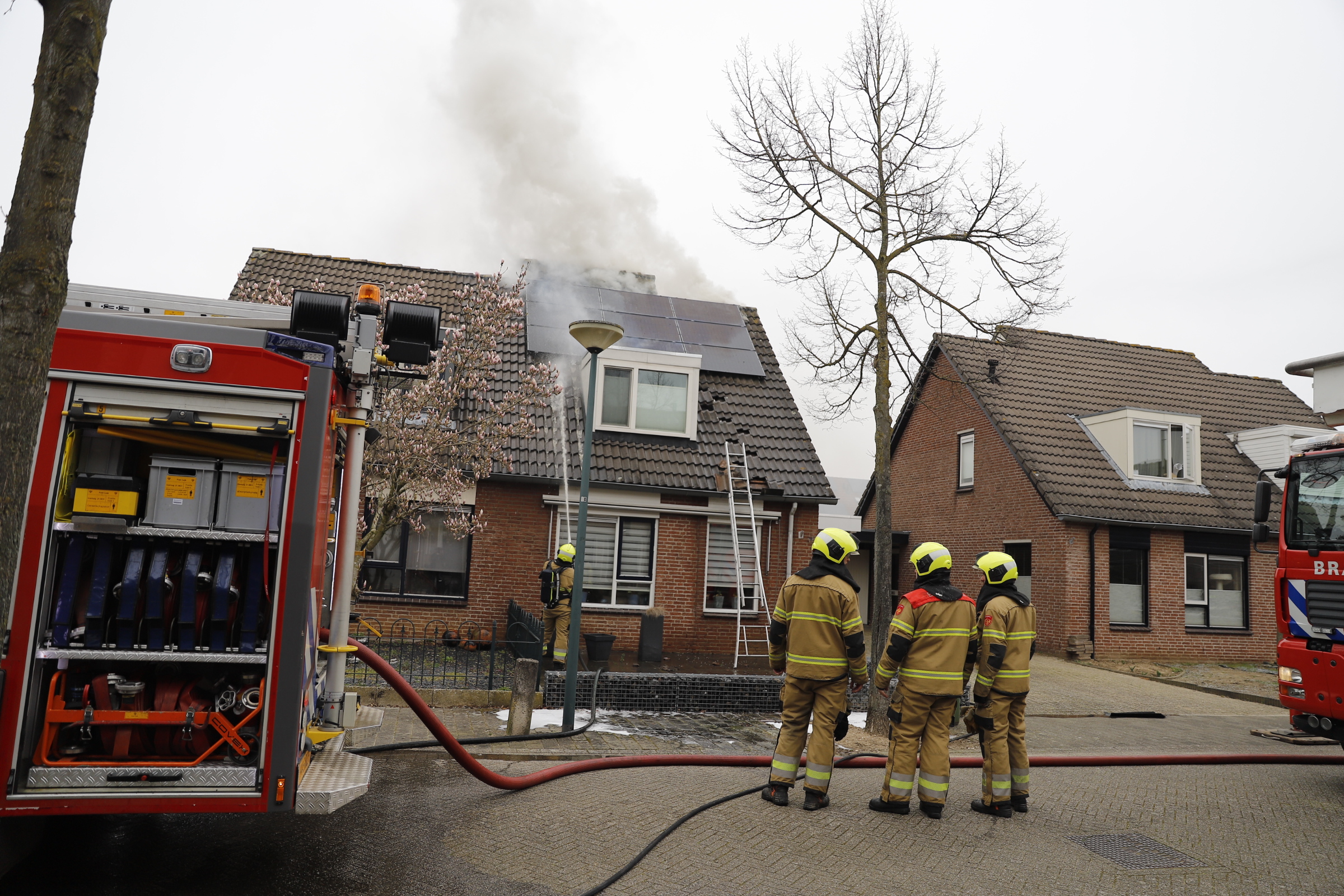 Flinke brand na werkzaamheden aan het dakkapel