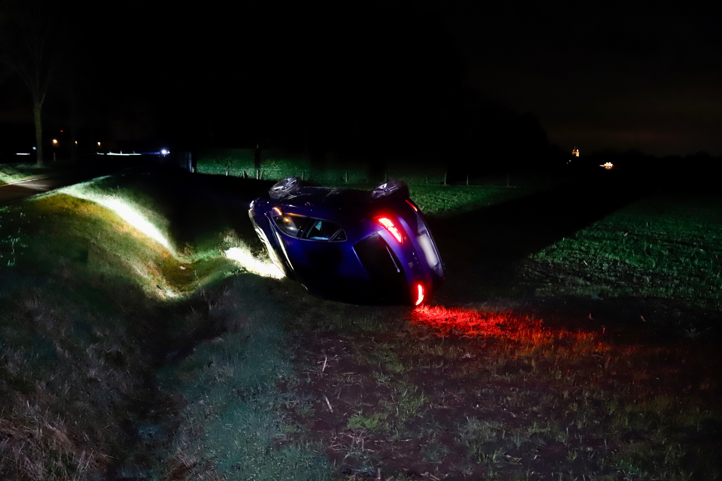 Auto Raakt Van De Weg En Belandt In Weiland - 112Brabant