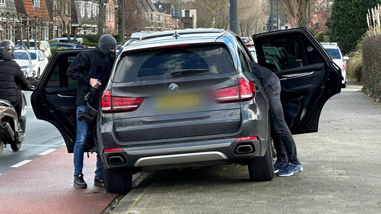 Nepvuurwapen ingeleverd na politieactie bij Koning Willem I College