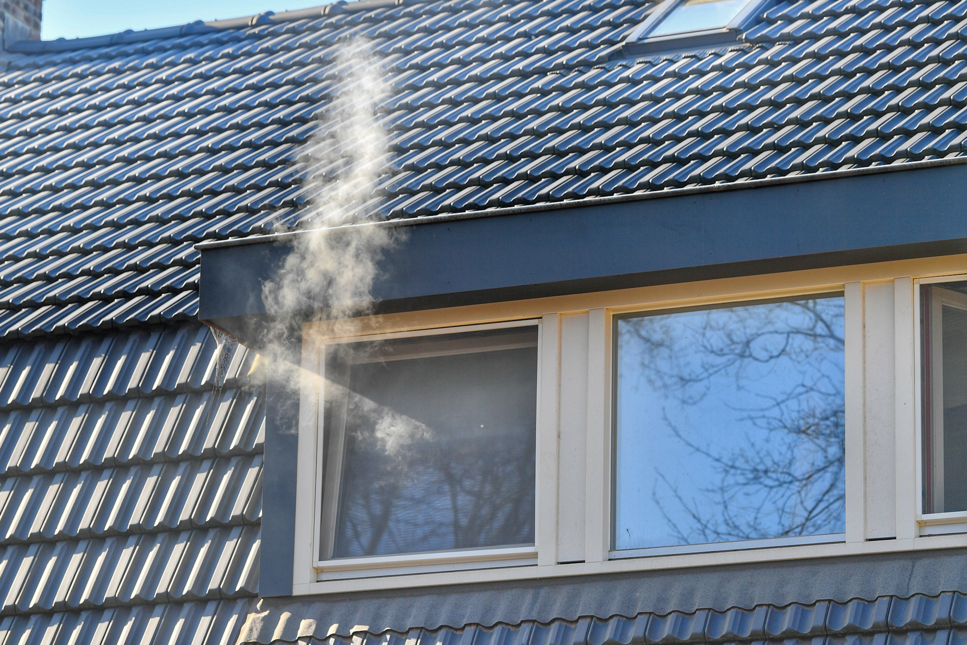 Veel rookschade na woningbrand in Vessem